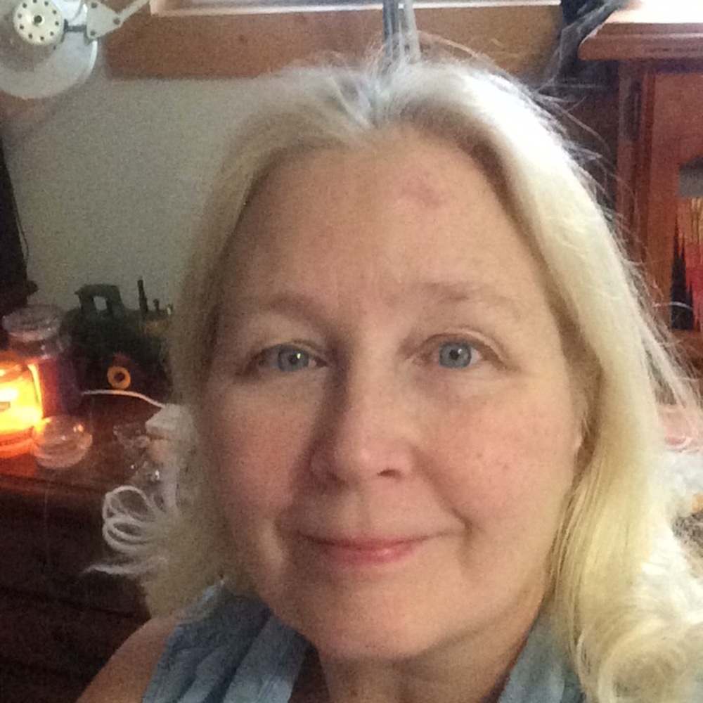 Meet your Posher, Carrie